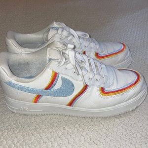 NIKE AIR FORCE limited edition Valentine’s Day. Denim swoosh, embroidered ❤️